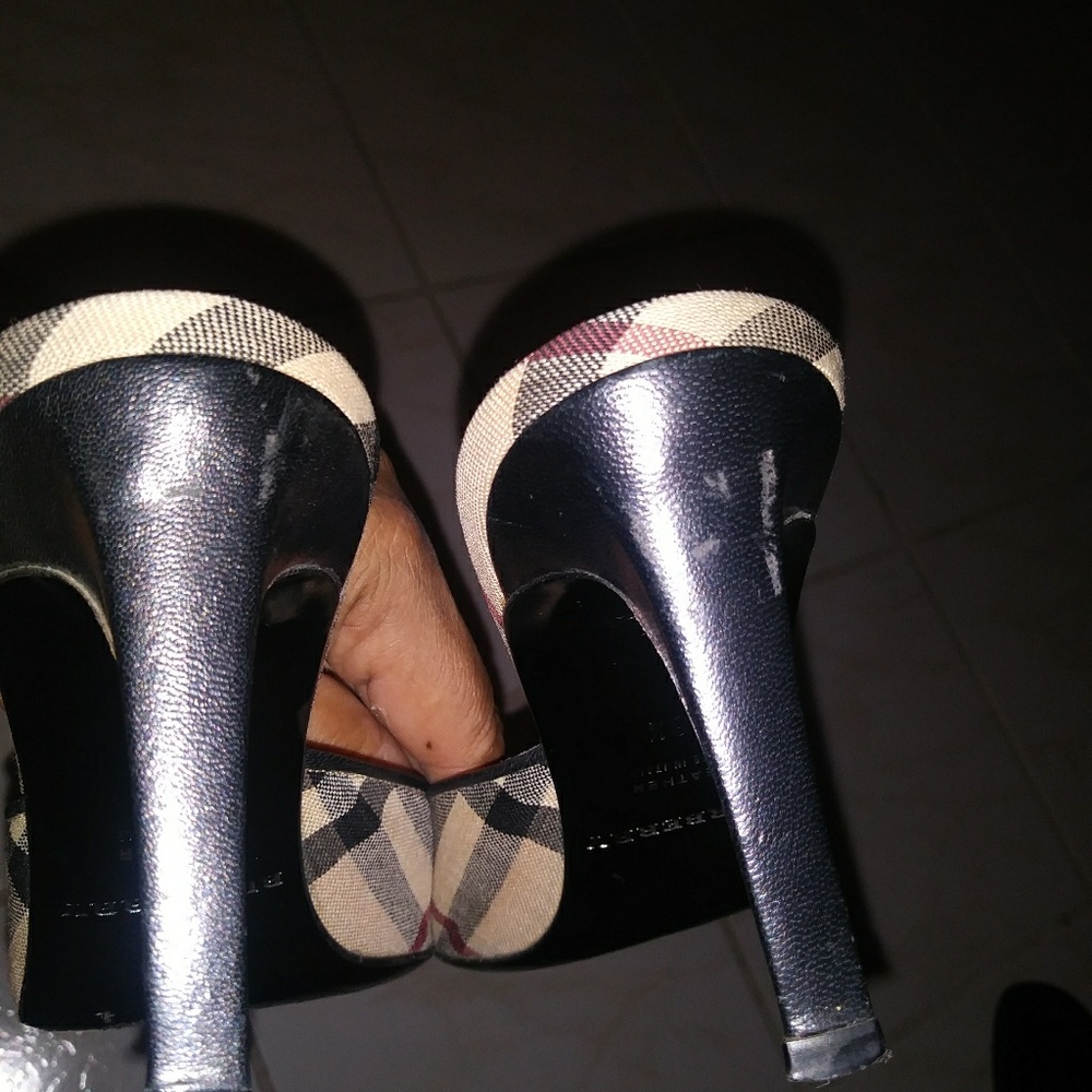🔴SOLD🔴Burberry Classic Nova Check Mule/Slides - Picture 2 of 3